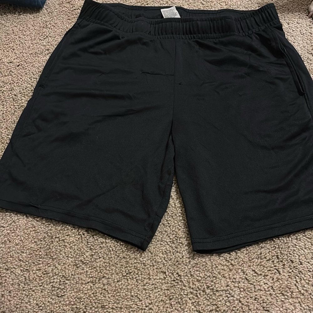 all in motion 
women’s basketball shorts